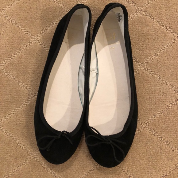 gap black flats